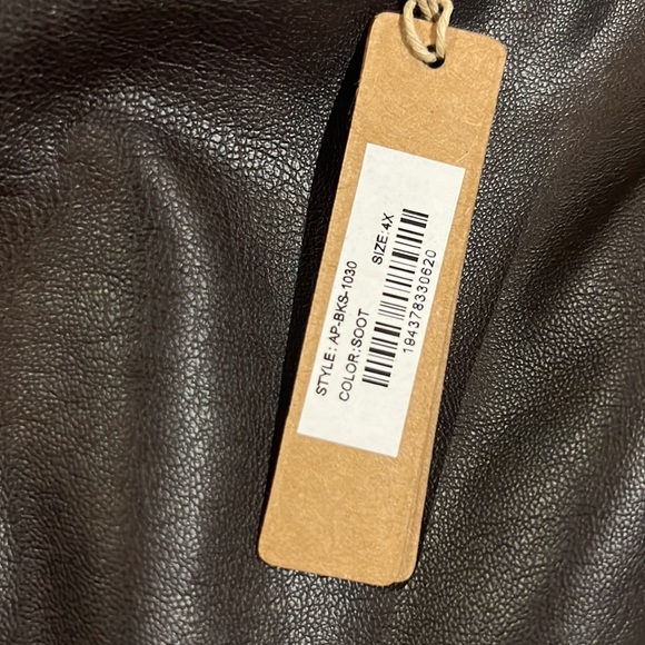 NEW! Skims faux leather bike shorts - Picture 10 of 10